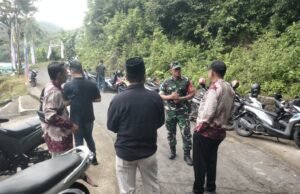 Babinsa Gampong Krueng Raya Laksanakan Komsos dan Silaturahmi dengan Tokoh Masyarakat