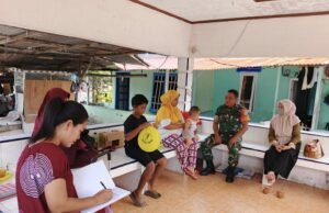Babinsa Koramil 02/Sukakarya Laksanakan Komsos Dengan Ibu-ibu di Gampong Kuta Barat, Dorong Pencegahan Masalah Gizi