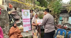 Kapolsek Sukakarya Polres Sabang Salurkan Bantuan untuk Korban Kebakaran di Gp.Kuta Barat