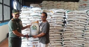 Dandim 0112/Sabang Tinjau Gudang Bulog: Cek Langsung Kualitas dan Kesiapan Beras Bantuan untuk Warga Kurang Mampu