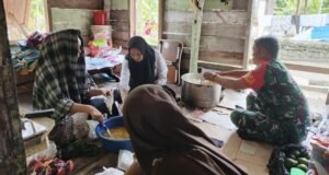 Babinsa Koramil 02/Sukakarya Bantu Kegiatan PMT untuk Anak Stunting dan Ibu Hamil di Gampong Paya SeunaraMEDIANAD.COM