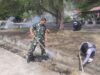 Babinsa Koramil 02/Sukakarya Bersama Warga Gampong Iboh Melaksanakan Gotong Royong di Jurong Lhout