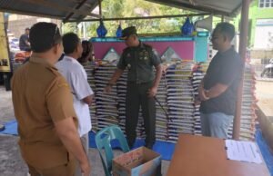 Dandim 0112/Sabang Tinjau Langsung Operasi Pasar Beras Premium di Gampong Ujong Kareung