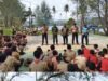 Bulan Bakti Pramuka 2025, Babinsa dan Pramuka Gotong Royong Bersihkan Lingkungan Sabang Fair