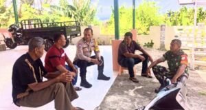 Babinsa Gampong Paya Bersama Bhabinkamtibmas Gencarkan Komsos, Ajak Warga Binaan Jaga Kamtibmas