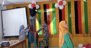 Persiapan Posyandu Gampong Cot Abeuk, Babinsa Koramil 01/Sukajaya Turut Serta Membantu