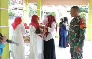 Babinsa Aneuk Laot Dampingi Kegiatan Posyandu, Tekan Angka Stunting di Wilayah Binaan