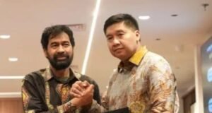 Muzakir Manaf Menerima Penghargaan keberhasilan program perumahan dari Kementerian perumahan dan kawasan pemukiman