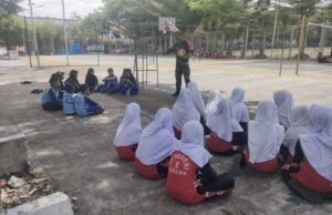 Babinsa Koramil 02/Sukakarya Berikan Motivasi Siswa untuk Tingkatkan Prestasi Olahraga