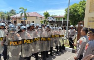 Polres Sabang Gelar Apel Kesiapan dan Simulasi Sispam Mako Serta Sispam Kota Menyikapi Perkembangan Situasi Kamtibmas Nasional 2025