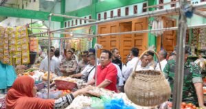 Wali Kota Sabang Tinjau Pasar Induk, Pastikan Harga Stabil dan Pedagang Nyaman Berjualan