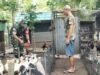Babinsa 02/Sukakarya Dorong Swasembada Pangan Lewat Peternakan Rakyat