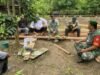 Babinsa Koramil 01/Sukajaya Jalin Silaturahmi Lewat Komsos di Gampong Ie Meulee