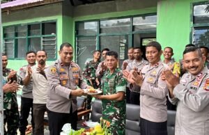 Polsek Sukakarya Beri Kejutan HUT TNI ke-80, Simbol Soliditas dan Sinergitas TNI-Polri di Sabang