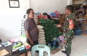 Babinsa Koramil 01/Sukajaya Pantau Harga Sembako di Gampong Paya, Pastikan Kestabilan Harga di Wilayah Binaan