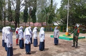 Wujud Pembinaan Teritorial Dalam Bidang Pendidikan Babinsa Koramil 02/Sukakarya PBB Siswa SMPN 5 Sabang