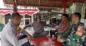 Babinsa Aneuk Laot Ajak Warga Jaga Kondusivitas Menjelang Pemilihan Keuchik