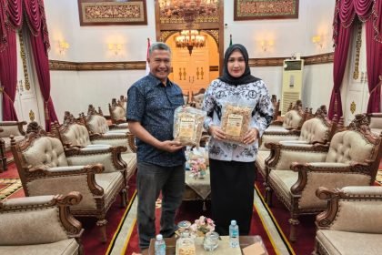 Pelaku Usaha Mikro dan UMKM Lampulo Silaturrahmi Dengan Marlina Muzakir Manaf