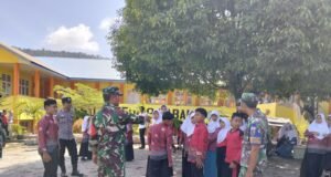 Perkuat Jiwa Nasionalisme, Babinsa Koramil 02/Sukakarya Beri Wawasan Kebangsaan di Sekolah Dasar
