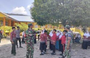 Perkuat Jiwa Nasionalisme, Babinsa Koramil 02/Sukakarya Beri Wawasan Kebangsaan di Sekolah Dasar