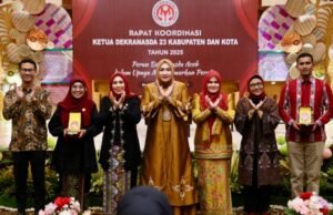 Ketua Dekranas Aceh Marlina Usman Mengajak Dekranasda Untuk Membina Pengrajin