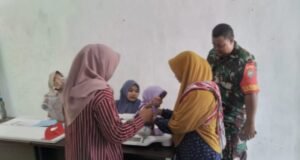 Komitmen Turunkan Stunting, Babinsa Ujong Kareung Bantu Pelayanan Posyandu Warga Binaan