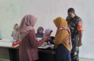 Komitmen Turunkan Stunting, Babinsa Ujong Kareung Bantu Pelayanan Posyandu Warga Binaan