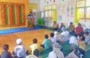 Hadiri Acara Maulid di Sekolah, Babinsa Kuta Ateuh Ajak Siswa Teladani Akhlak Nabi Muhammad SAW Dalam Keseharian