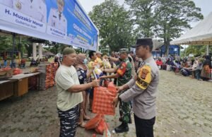 Babinsa Kuta Ateuh Pantau Gerakan Pangan Murah, Wujud Dukungan TNI Terhadap Kestabilan Harga dan Ketahanan Pangan