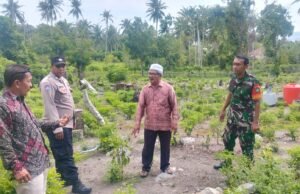 Babinsa Koramil 01/Sukajaya dan Bhabinkamtibmas Bersinergi Majukan Pertanian Lokal Berbasis Ketahanan Pangan