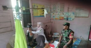 Posyandu Krueng Raya Berjalan Lancar, Babinsa Koramil 02/Sukakarya Beri Dukungan Penuh