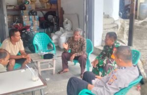 Pendekatan Humanis, Babinsa Koramil 02/Sukakarya Gelar Komsos dengan Warga Kuta Timu