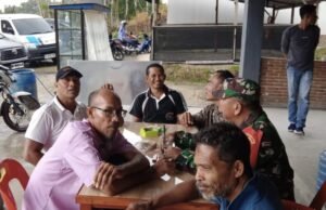 Tingkatkan Kewaspadaan, Babinsa Koramil 02/Sukakarya Sosialisasikan Imbauan Keamanan kepada Warga