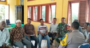 Tingkatkan Interaksi dengan Warga, Babinsa Beurawang Secara Rutin Laksanakan Komsos