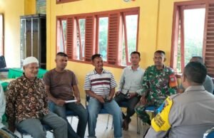 Tingkatkan Interaksi dengan Warga, Babinsa Beurawang Secara Rutin Laksanakan Komsos