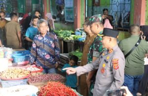 Kapolres Sabang Bersama Forkopimda Sidak Pasar Cek Ketersediaan Bahan Pokok Pasca Banjir dan Longsor di Aceh