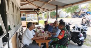 Komsos Santai di Warung Kopi, Babinsa Kuta Barat Serap Aspirasi Warga