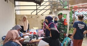 Babinsa Koramil 02/Sukakarya Dukung Kegiatan Posyandu Cegah Stunting di Gampong Kuta Barat