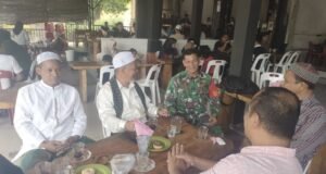 Babinsa Kuta Ateuh Perkuat Kerukunan Lewat Komsos Bersama Tokoh Ulama