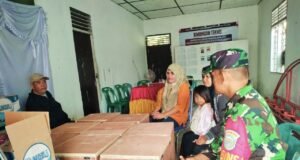Babinsa Koramil 02/Sukakarya Aktif Dukung Suksesnya Pemilihan Keuchik di Gampong Binaan