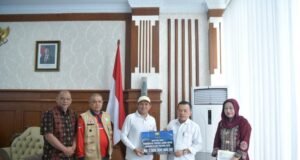 Bantuan Korban Banjir: Wagub Aceh Terima Bantuan dari Gubernur Jambi
