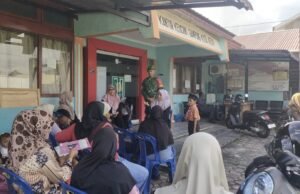 Babinsa Koramil 02/Sukakarya Dampingi Posyandu Ibu Hamil dan Balita di Gampong Kuta Ateuh