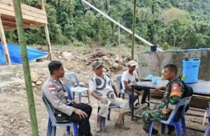 Melalui Komsos, Babinsa Paya Seunara Bangun Sinergi dengan Kelompok Tani