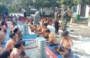 Dukung Program Pemerintah, Babinsa Monitoring Pendistribusian MBG Sekolah di Wilayah Binaan