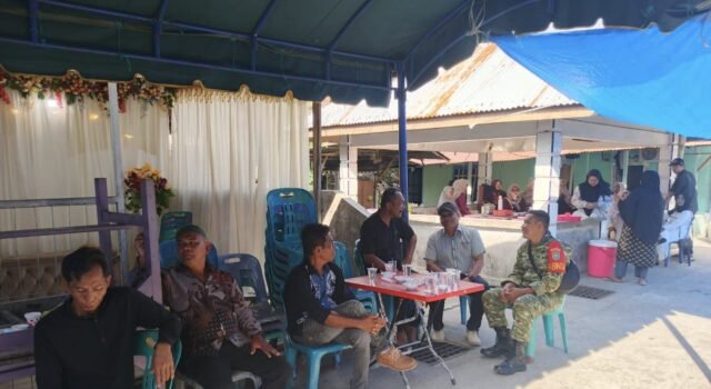 Lewat Komunikasi Humanis, Babinsa Kuta Barat Bangun Soliditas Bersama Perangkat Gampong dan Warga Binaan