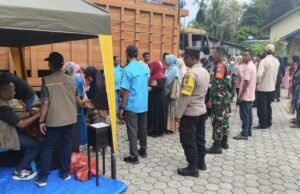 Pasar Murah Hadir di Aneuk Laot, Babinsa Koramil 02/Sukakarya Pastikan Kegiatan Berjalan Tertib dan Lancar