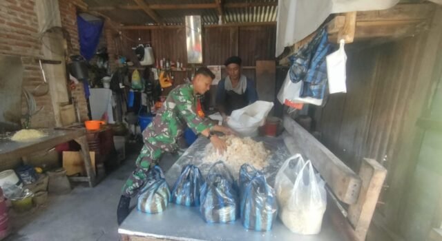 Hadir di Tengah Warga, Babinsa Beri Semangat dan Dukungan Usaha di Bulan Suci Ramadhan