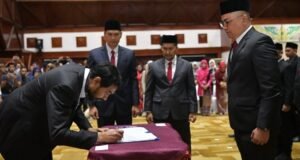 Gubernur Mualem Lantik Sejumlah Pejabat Eselon II