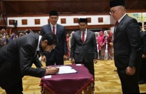 Gubernur Mualem Lantik Sejumlah Pejabat Eselon II