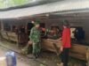 Melalui Komsos, Babinsa Koramil 02/Sukakarya Perkuat Ketahanan Pangan dari Sektor Peternakan di Gampong Batee Shoek